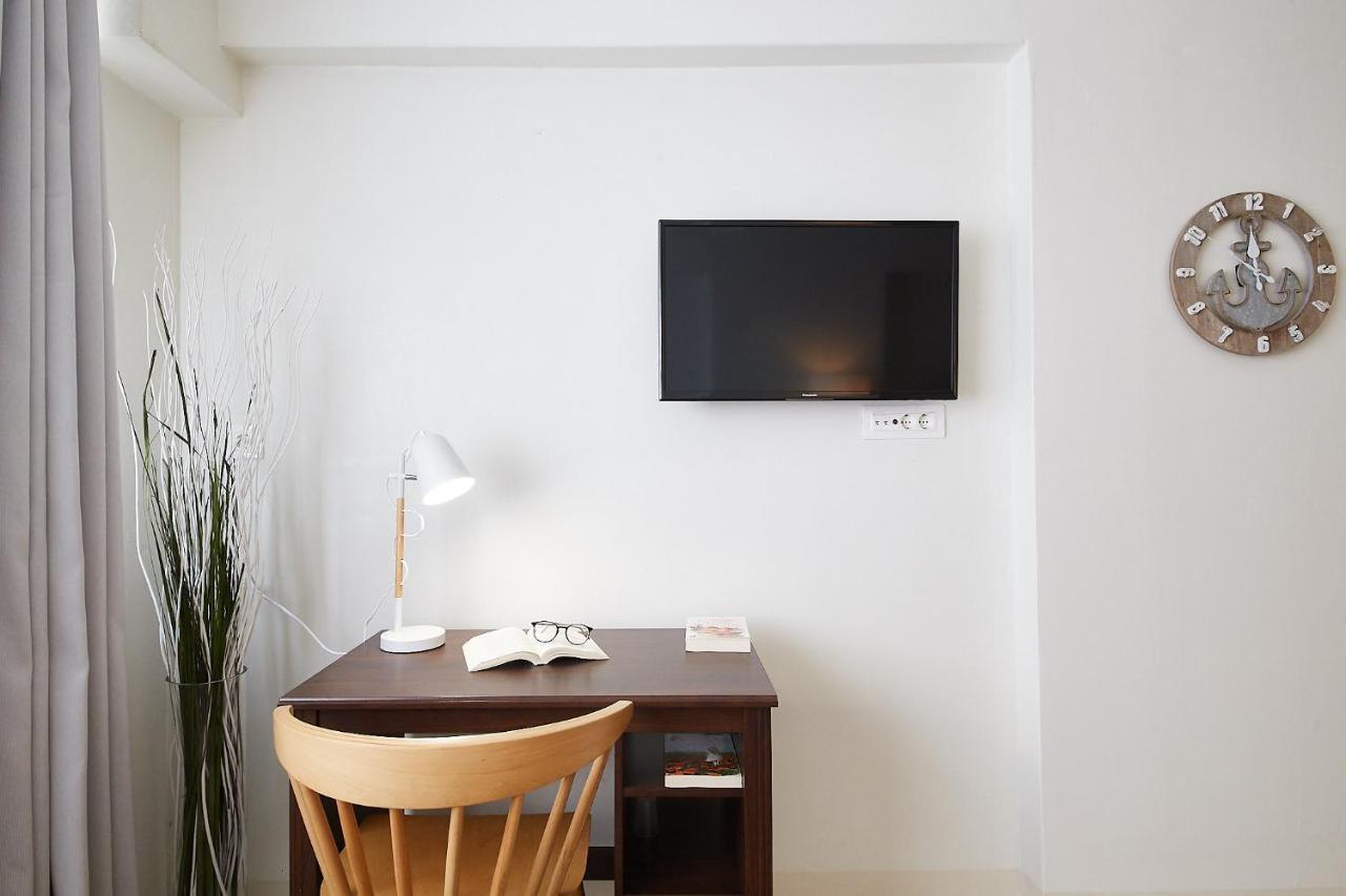 Tostay-Unique Apartment Hotel In Athens Center! Atenas Exterior foto