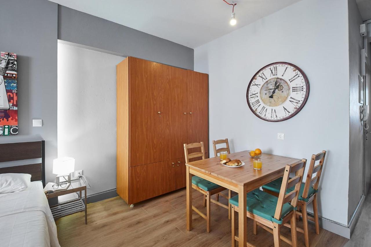 Tostay-Unique Apartment Hotel In Athens Center! Atenas Exterior foto